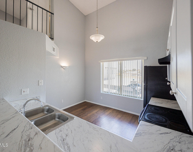 4828 W Orangewood Avenue - Photo Thumbnail 10