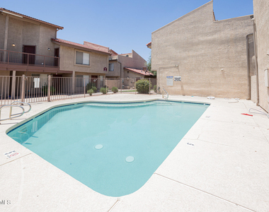 4828 W Orangewood Avenue - Photo Thumbnail 22