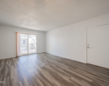 2826 E Monte Cristo Avenue - Photo Thumbnail 3