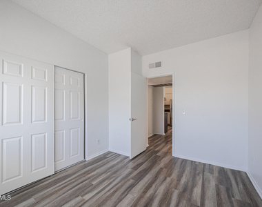 2826 E Monte Cristo Avenue - Photo Thumbnail 14