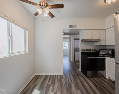 2826 E Monte Cristo Avenue - Photo Thumbnail 6