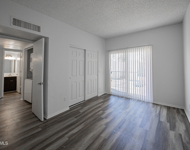 2826 E Monte Cristo Avenue - Photo Thumbnail 10