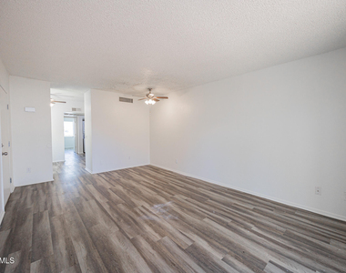2826 E Monte Cristo Avenue - Photo Thumbnail 5