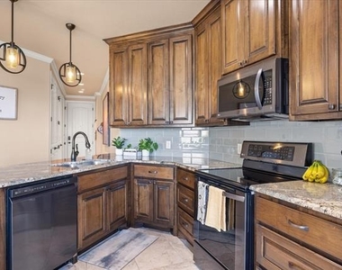 401 E Pearl Street - Photo Thumbnail 12