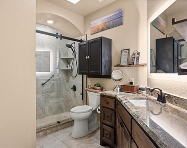 401 E Pearl Street - Photo Thumbnail 3