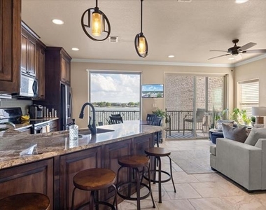 401 E Pearl Street - Photo Thumbnail 8