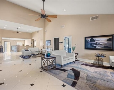 401 E Pearl Street - Photo Thumbnail 24
