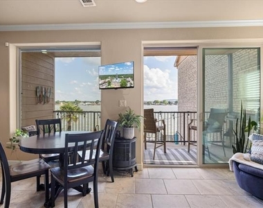 401 E Pearl Street - Photo Thumbnail 13