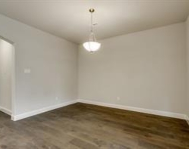 2212 Long Park Avenue - Photo Thumbnail 15