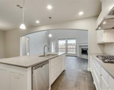 2212 Long Park Avenue - Photo Thumbnail 21