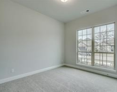 2212 Long Park Avenue - Photo Thumbnail 28