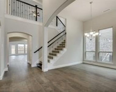 2212 Long Park Avenue - Photo Thumbnail 5