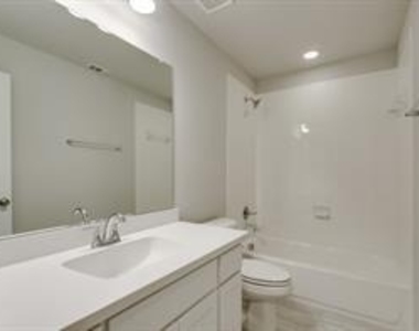 2212 Long Park Avenue - Photo Thumbnail 36