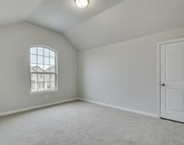 2212 Long Park Avenue - Photo Thumbnail 35