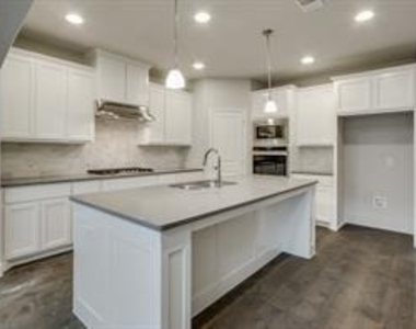 2212 Long Park Avenue - Photo Thumbnail 17