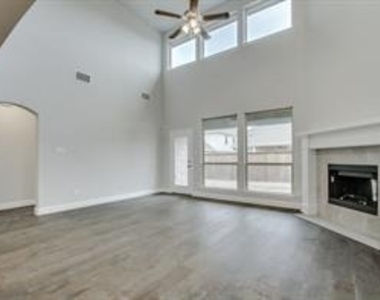 2212 Long Park Avenue - Photo Thumbnail 12