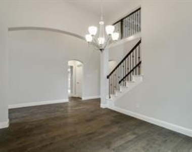 2212 Long Park Avenue - Photo Thumbnail 7