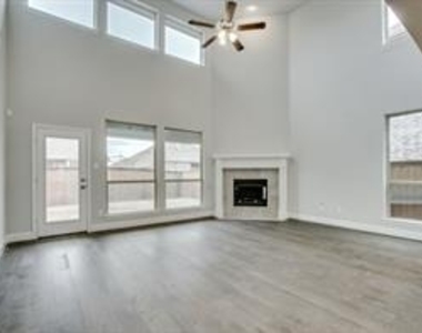 2212 Long Park Avenue - Photo Thumbnail 11
