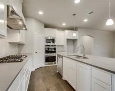 2212 Long Park Avenue - Photo Thumbnail 19