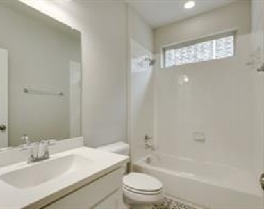 2212 Long Park Avenue - Photo Thumbnail 29