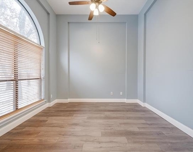 2420 Fawkes Lane - Photo Thumbnail 8