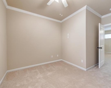 2420 Fawkes Lane - Photo Thumbnail 32