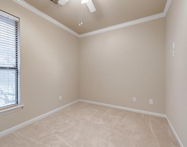 2420 Fawkes Lane - Photo Thumbnail 31