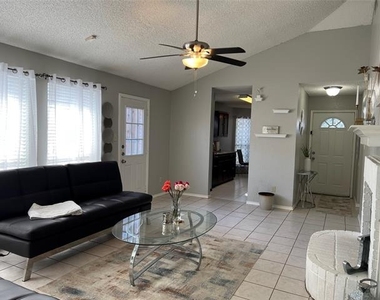 6736 Black Wing Drive - Photo Thumbnail 6