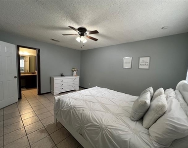 6736 Black Wing Drive - Photo Thumbnail 14