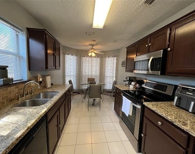 6736 Black Wing Drive - Photo Thumbnail 9
