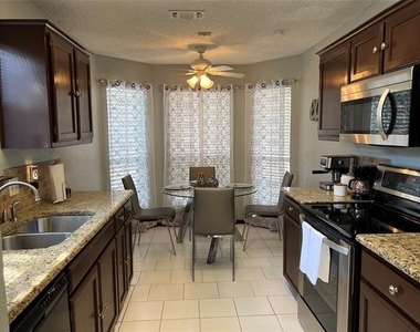 6736 Black Wing Drive - Photo Thumbnail 7