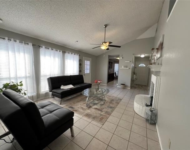 6736 Black Wing Drive - Photo Thumbnail 5