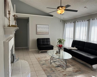 6736 Black Wing Drive - Photo Thumbnail 3
