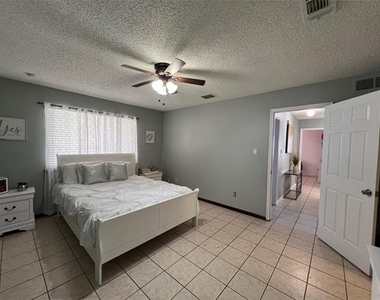 6736 Black Wing Drive - Photo Thumbnail 13