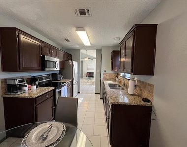 6736 Black Wing Drive - Photo Thumbnail 11