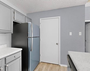 4517 Ebbtide Court - Photo Thumbnail 11
