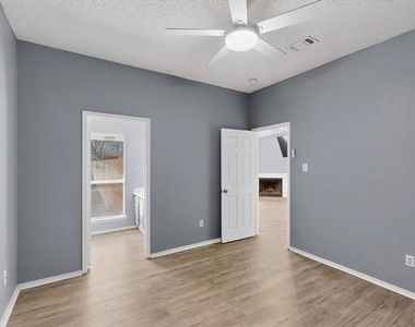 4517 Ebbtide Court - Photo Thumbnail 17