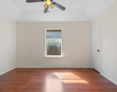 217 N Bugle Drive - Photo Thumbnail 13