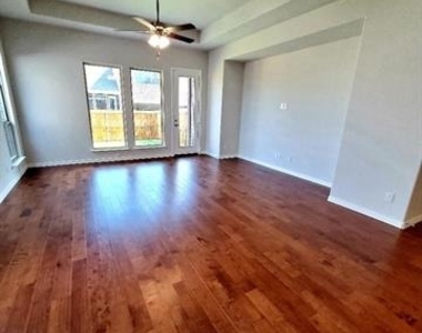 1048 Frisco Ranch Road - Photo Thumbnail 6