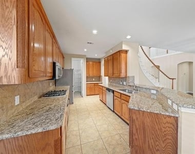 13459 Juneau Drive - Photo Thumbnail 7