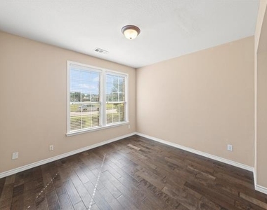 13459 Juneau Drive - Photo Thumbnail 10