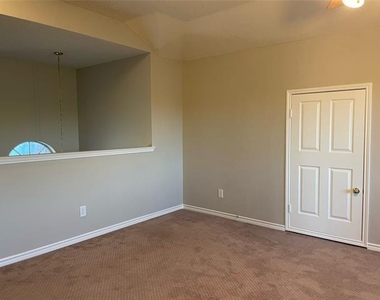 1614 N Timber Brook Drive - Photo Thumbnail 7