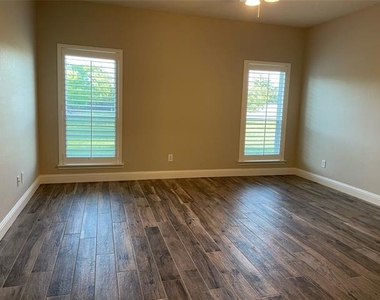 1614 N Timber Brook Drive - Photo Thumbnail 21