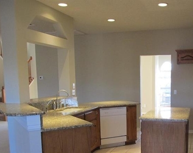 1614 N Timber Brook Drive - Photo Thumbnail 9