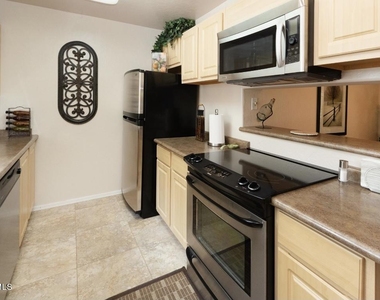1287 N Alma School Road - Photo Thumbnail 4