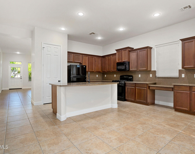 4398 N Jackson Court - Photo Thumbnail 10