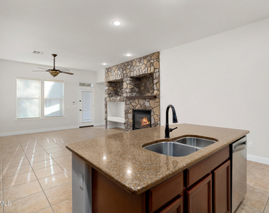 4398 N Jackson Court - Photo Thumbnail 12