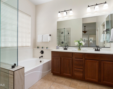 4398 N Jackson Court - Photo Thumbnail 17