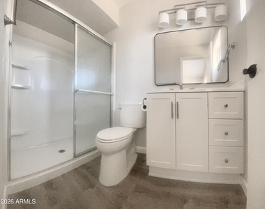 3901 W Sweetwater Avenue - Photo Thumbnail 14