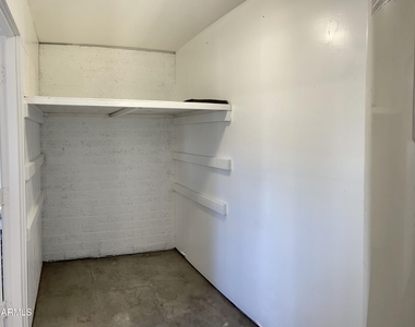 3901 W Sweetwater Avenue - Photo Thumbnail 20